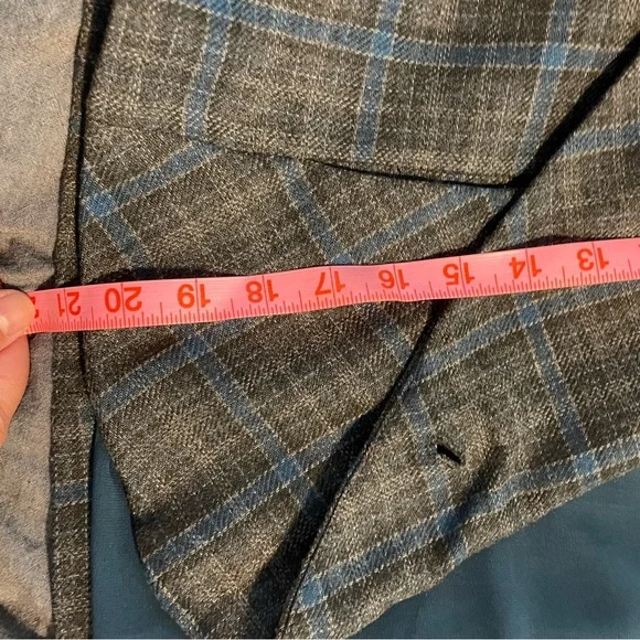 Cabi Plaid Court Cape Jacket Gray Plaid Style 916 Size 4 Business Single Button - Picture 5 of 8